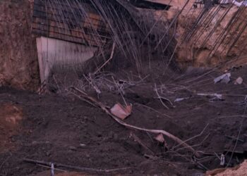 10 persons injured as bridge collapses in Baramulla