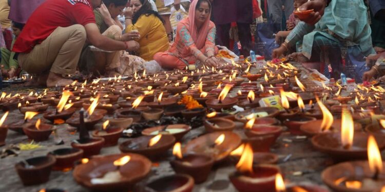 Kashmiri Pandits throng Tulmulla for annual Kheer Bhawani Mela
