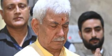 LG Sinha attends ‘Rudrabhishek’ ceremony at Anandishwar Bhairav Nath Asthapan in Srinagar