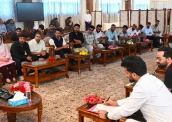 LG interacts with volunteers of Save Youth Save Future Foundation