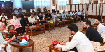 LG interacts with volunteers of Save Youth Save Future Foundation