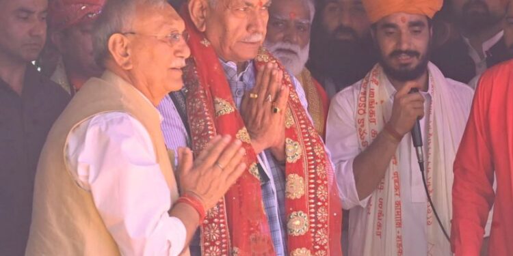LG offers prayers at Kheer Bhawani temple