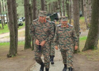 Northern Army commander reviews security preparedness for Amarnath Yatra