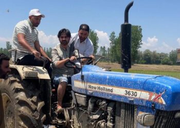 PDP MLA Parra joins protest against govt’s ‘attempts to evict land tillers’