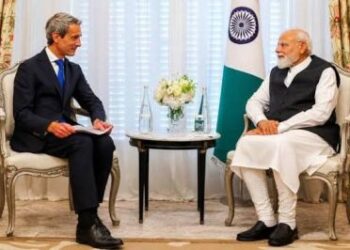 PM Modi meets leading CEOs in France; discusses investments and expansion plans in India