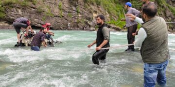 Two killed, 11 injured in two separate road accidents in Kashmir