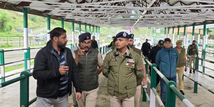SSP Anantnag reviews security arrangements for SANJY-2026 in Pahalgam sector