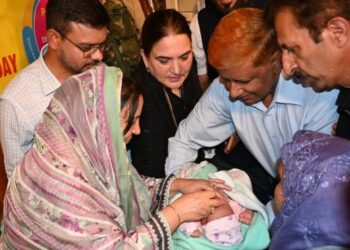 Sakeena Itoo launches Pulse Polio drive in Kulgam