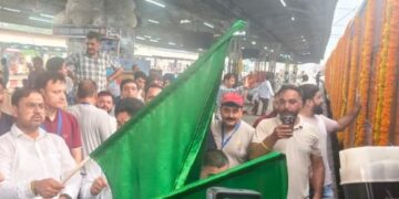 Satish Sharma flags off Somnath pilgrimage from Jammu