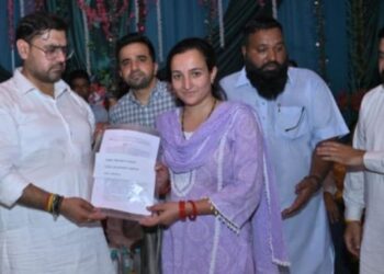 Satish Sharma hands over appointment orders to Anganwadi workers, reaffirms focus on border areas