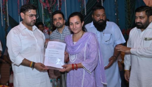 Satish Sharma hands over appointment orders to Anganwadi workers, reaffirms focus on border areas