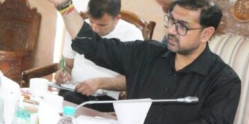 Satish Sharma reviews transport, essential supplies arrangements for Amarnath Yatra