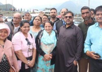 Satish Sharma reviews tourist facilities in Pahalgam