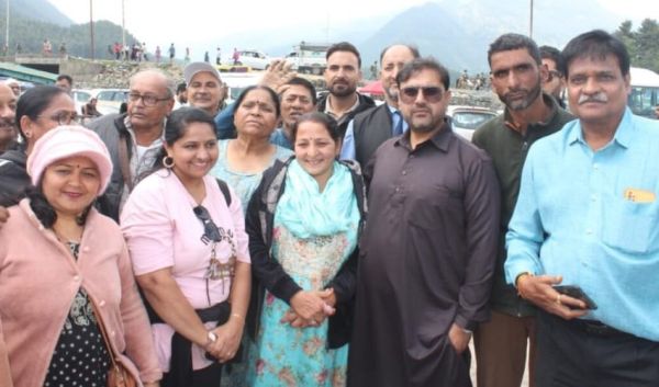 Satish Sharma reviews tourist facilities in Pahalgam
