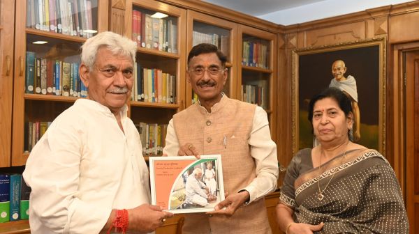 Sanjay Seth, J&K Hoteliers Club Delegation call on LG Sinha
