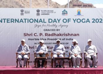 Vice-President calls for making yoga a way of life, participates in Yoga Day celebrations in Leh