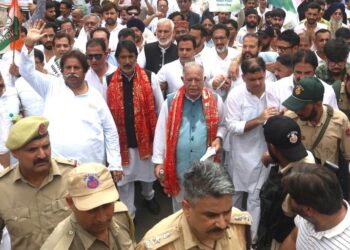 Congress leaders detained as march to LG House over statehood demand stopped in Jammu