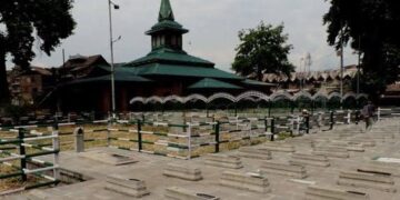 Authorities curtail access to Naqshband Sahib graveyard in Srinagar with heavy security cover