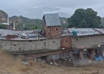 Flash floods hit Beerwah, Khag; man swept away
