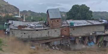 Flash floods hit Beerwah, Khag; man swept away