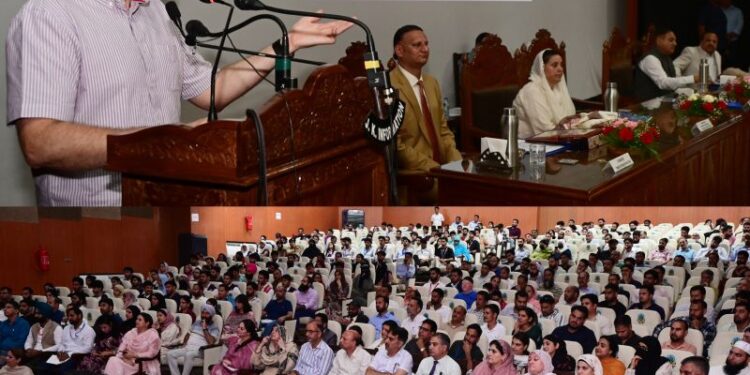 CM calls for expanding employment opportunities for youth