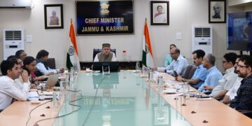 CM calls for facilitating interaction between local talent, eminent filmmakers