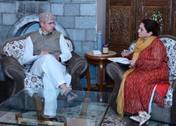 CM Omar meets MLAs, trade and tourism delegations