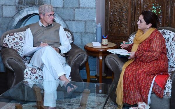 CM Omar meets MLAs, trade and tourism delegations