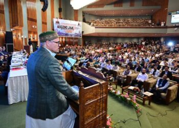 Omar pitches J&K as startup, investment hub; vows continued government support
