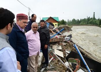 CM visits Beerwah, assures compensation to shop owners affected by flash flood