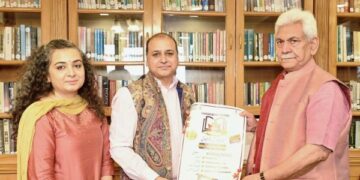 LG briefed on Chinar Book Festival; meets public representatives