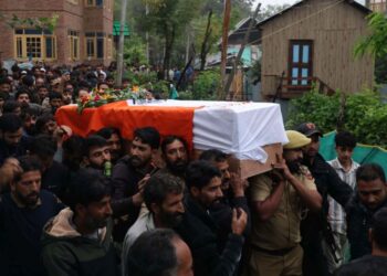 Cop killed in terror attack in Anantnag