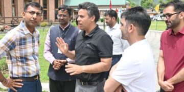 Div Com Kashmir reviews Yatra arrangements at Nunwan, stresses seamless pilgrim facilities