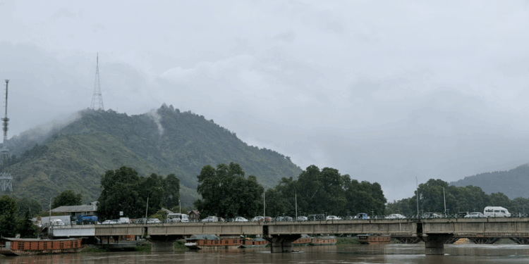 Flood threat recedes in Kashmir, but water level in most rivers remains high