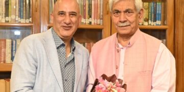 LG meets koshurRAAG founder, Hindu Education Society delegation