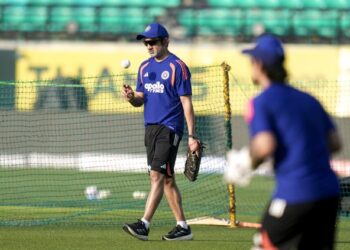 Beleaguered India look to stay afloat in T20I series against rampaging England