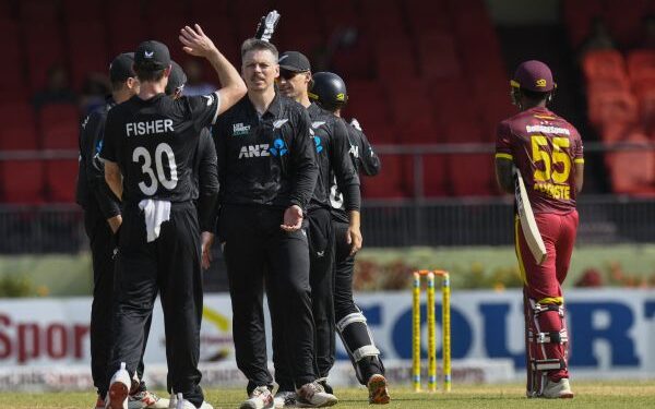 New Zealand beats West Indies by 6 wickets in the 3rd ODI to take a 2-1 series lead
