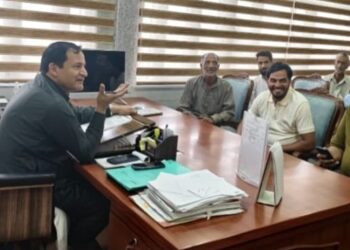 Javid Dar hears public grievances, directs time-bound redress