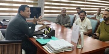 Javid Dar hears public grievances, directs time-bound redress