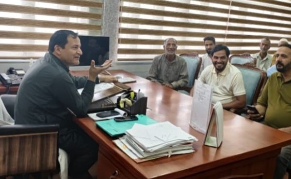 Javid Dar hears public grievances, directs time-bound redress