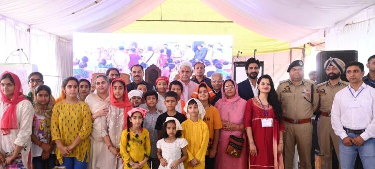 LG joins Mahayajna Dharma Sammelan in Baramulla