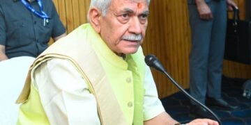Surge in number of Amarnath Yatra pilgrims bodes well for J&K tourism: LG Sinha