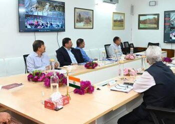 LG reviews ongoing Amarnath Yatra