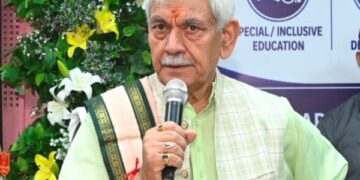 Sinha interacts with Para Athletes at Voluntary Medicare Society
