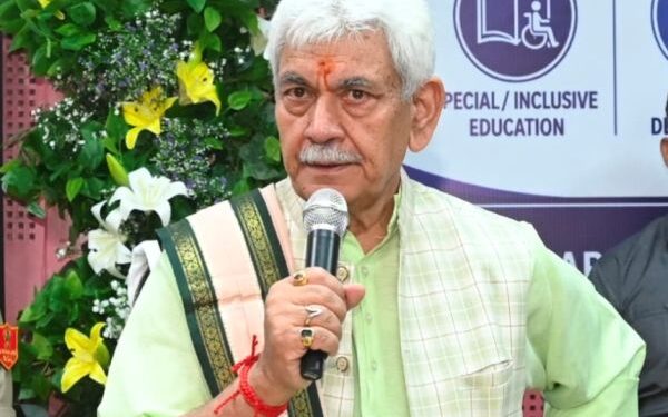 Sinha interacts with Para Athletes at Voluntary Medicare Society