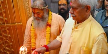 LG offers prayers at Shri Ram Mandir ahead of Amarnath Yatra