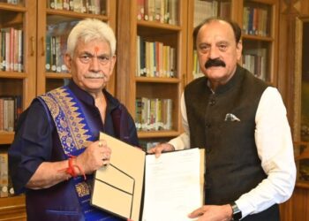 BJP leaders, MLAs, law students’ delegation, Pumbuch Foundation directors meet LG