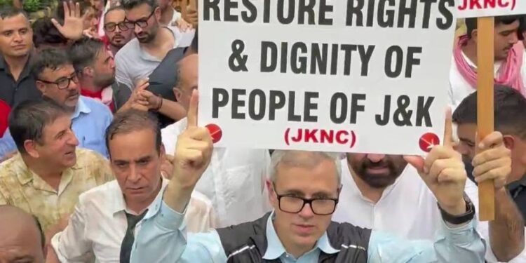 NC stages protest in Delhi for J&K’s statehood