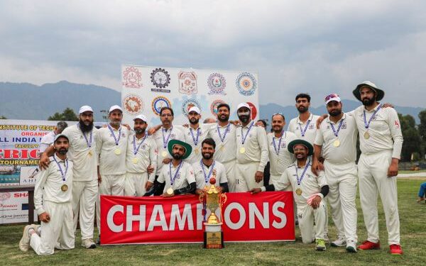 NIT Srinagar retains Inter-NIT Faculty & Staff cricket title