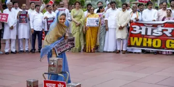 Oppn MPs protest police action against students, Ram temple donation ‘theft’ in Parliament complex